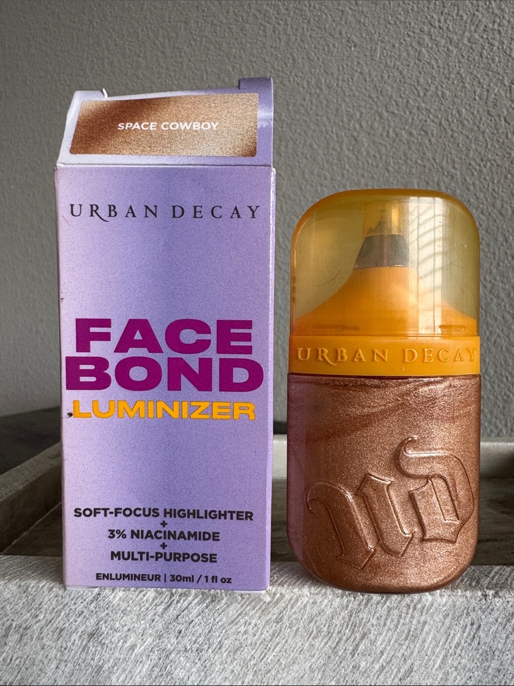 Urban Decay Face Bond Luminizer - Bronze with Gold Cap